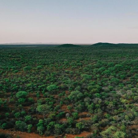 Kifaru Bush Camp Hotel Оутджо Екстериор снимка